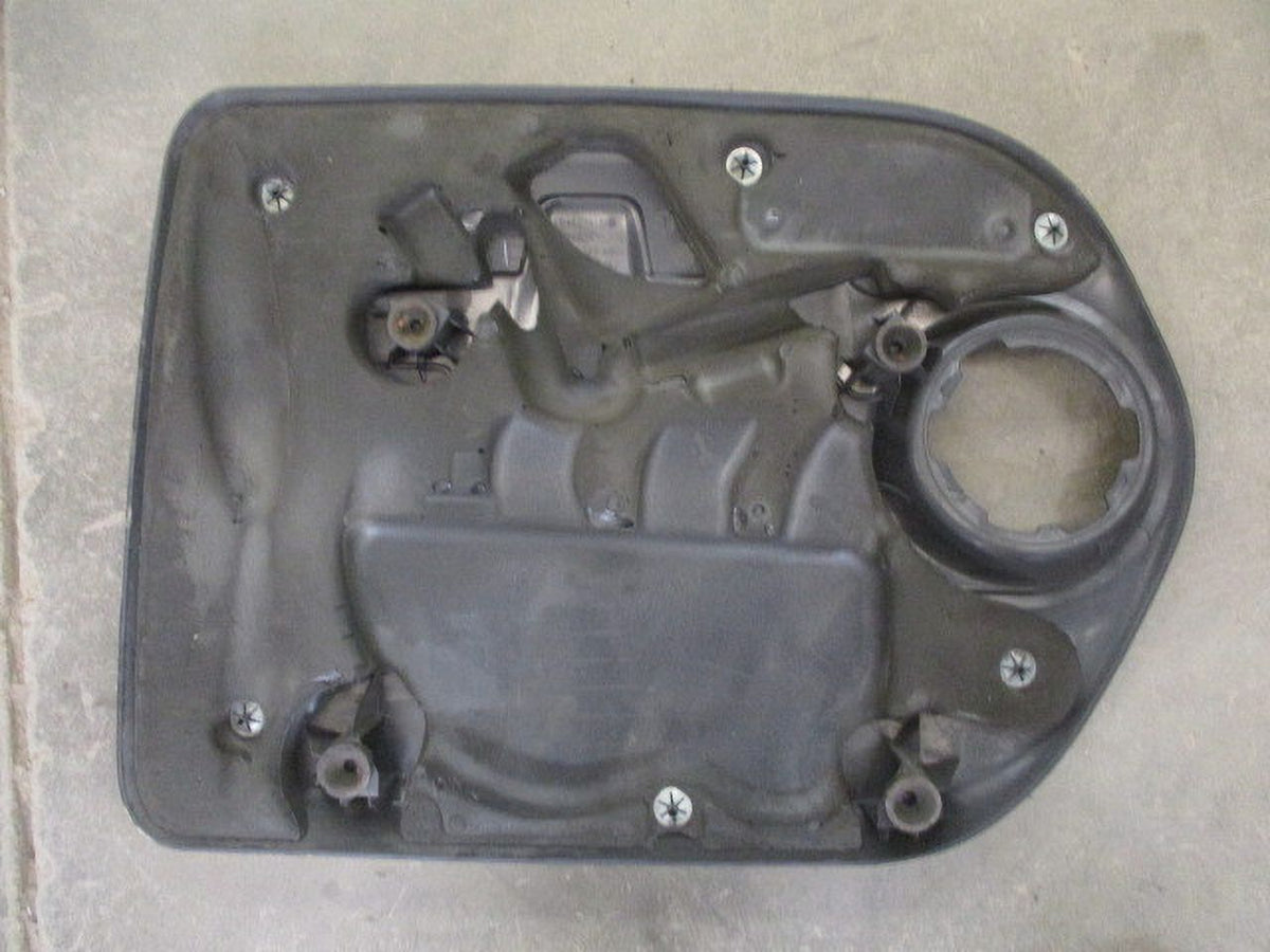 Pre-Owned Jeep Cherokee 3.2L Engine Cover S64818