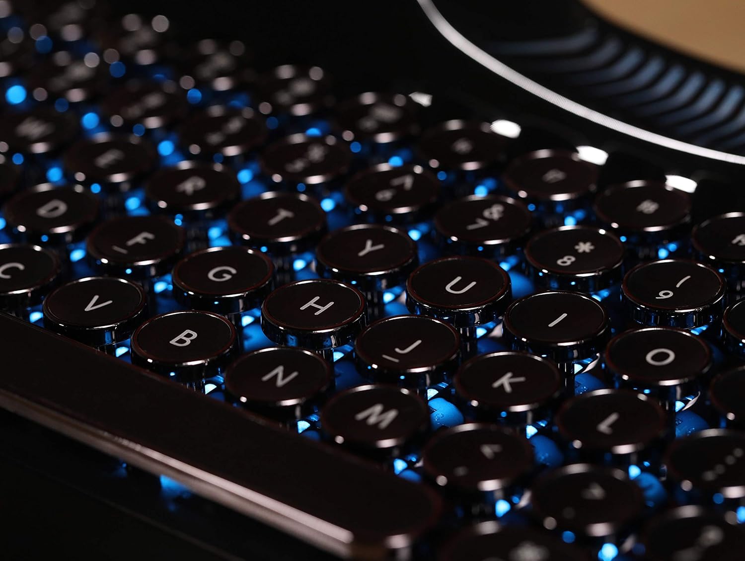 All Black Mechanical Keyboard with Tablet Stand E40220