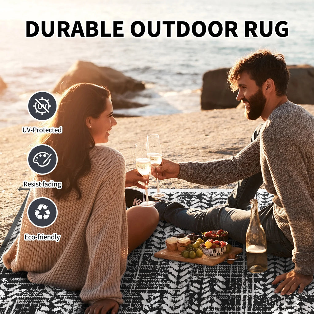 Black and White Waterproof Plastic Straw Reversible Outdoor Rug 5x8 G488