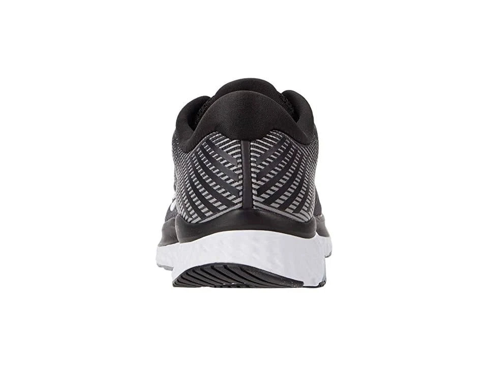 Black / White Running Shoes O69466