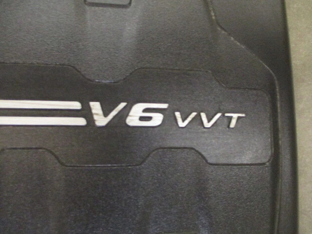 Pre-Owned Jeep Cherokee 3.2L Engine Cover S64818