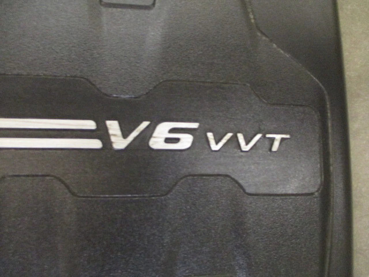 Pre-Owned Jeep Cherokee 3.2L Engine Cover S64818