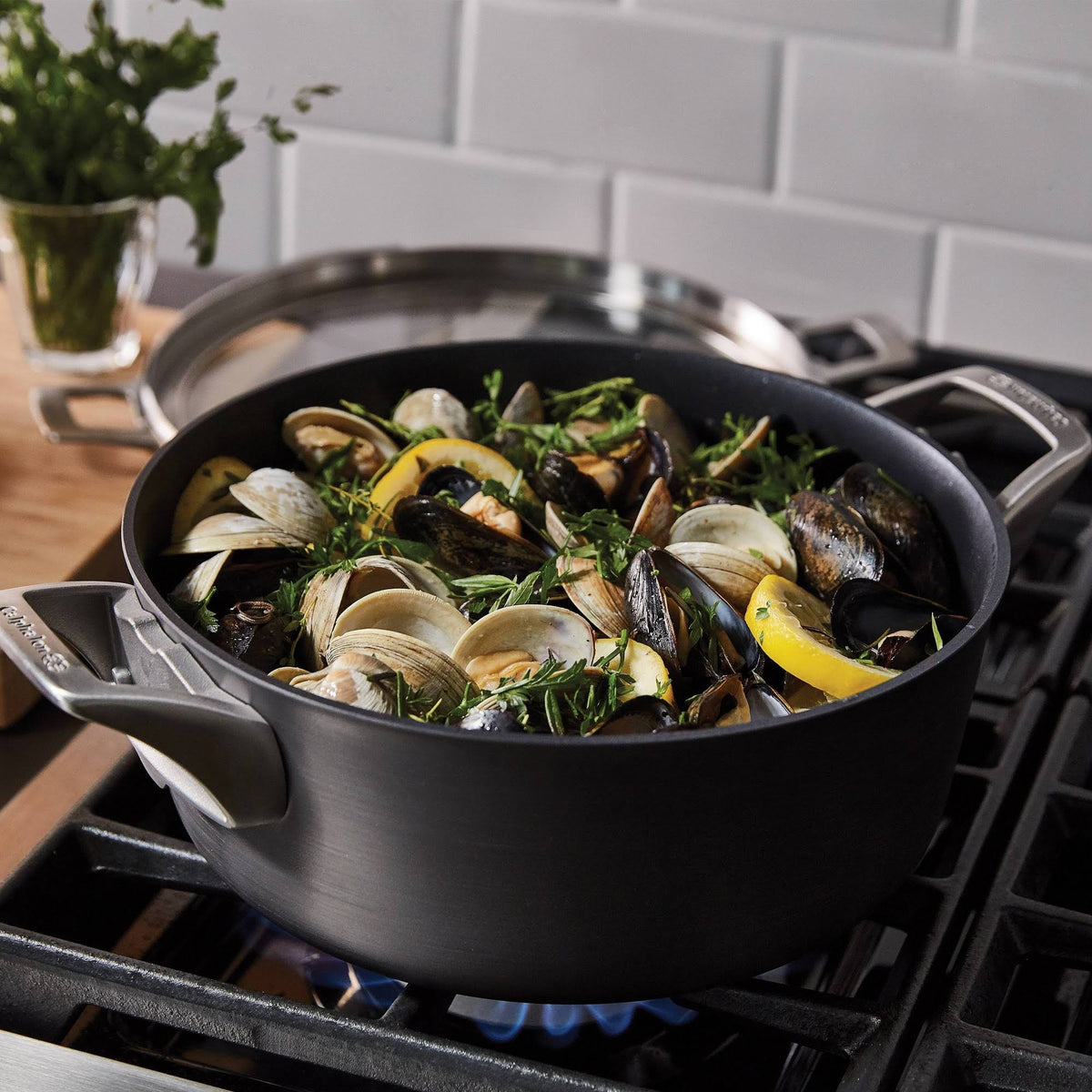 5qt Nonstick Dutch Oven with Cover P710